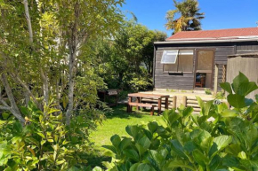 Beachside Gem - Cosy Chalet